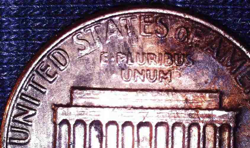 1982-P-Large-Date...misaligned-Die?
